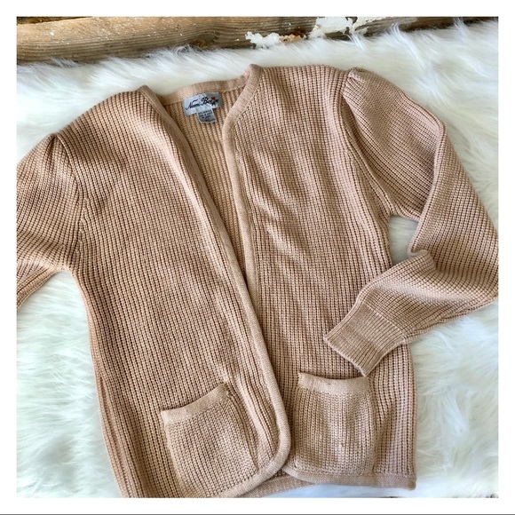 Naomi Bee Sweaters - 🤩5 for $25 SALE🤩 Vintage Naomi Bee Cardigan Knit